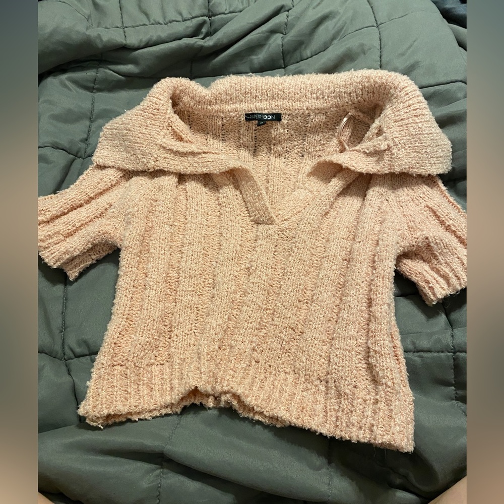 Crop short sleeve sweater with collar
